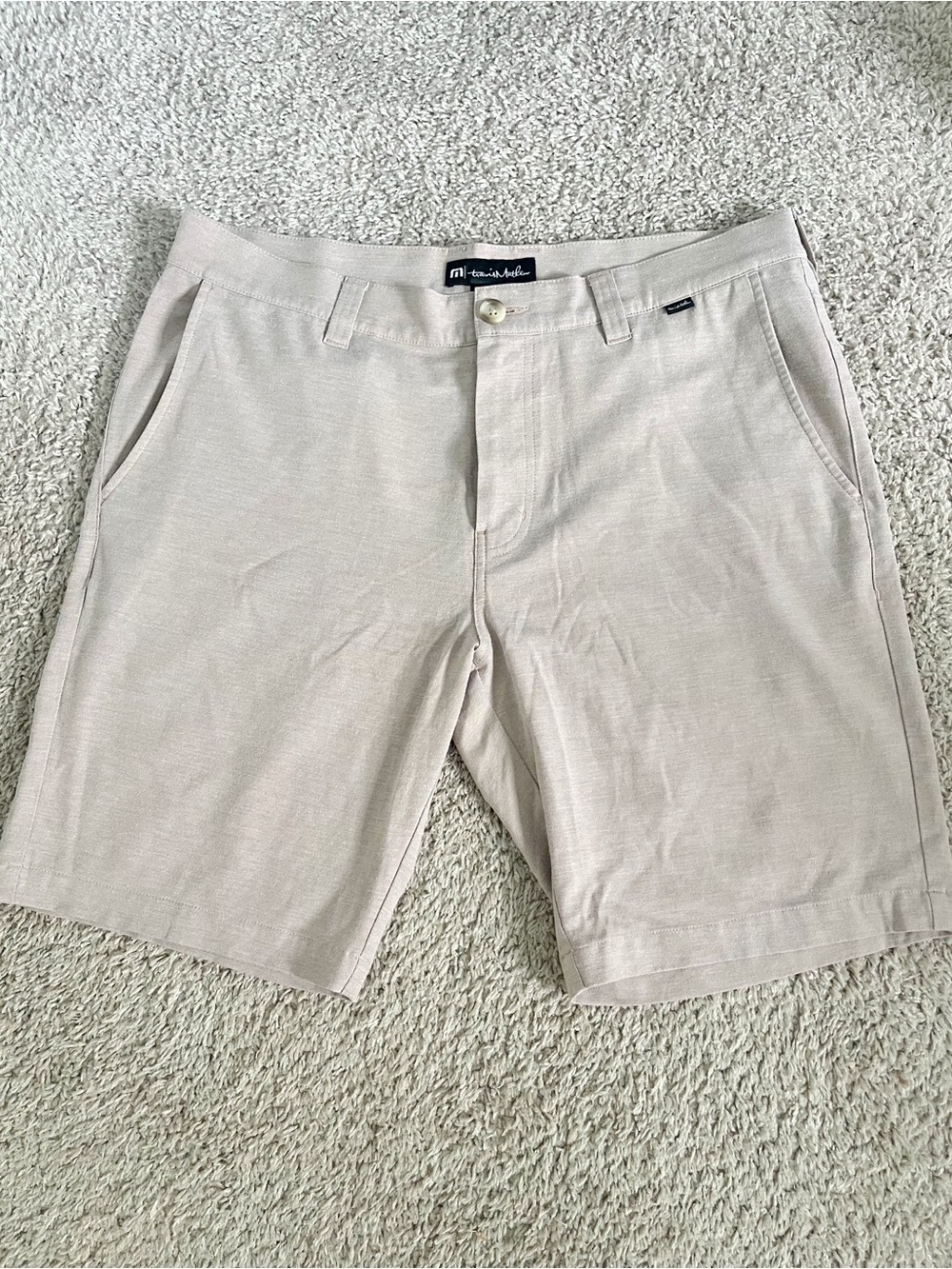 Travis Matthew Men’s Golf Khaki Shorts Size 35